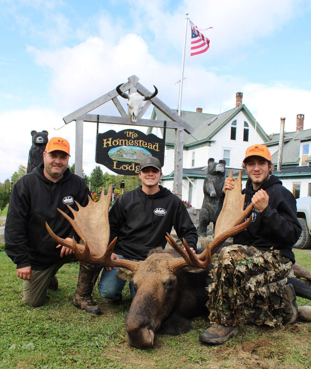 Maine Trophy Moose Hunting